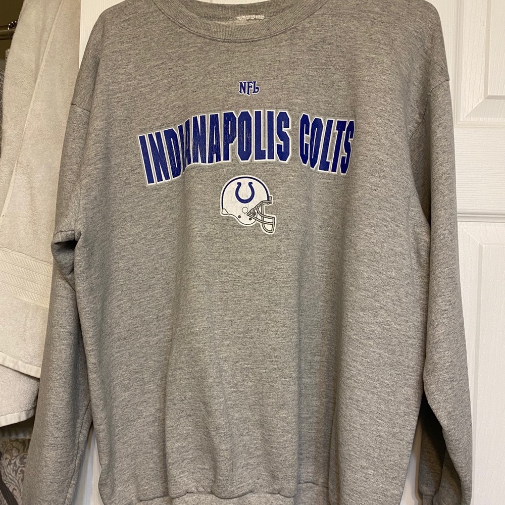 Crewneck sweater.